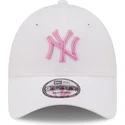 czapki-curva-bialy-tasma-regulowana-rosa-9forty-league-essential-new-york-yankees-mlb-new-era