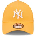 czapki-curva-pomaranczowy-tasma-regulowana-claro-9forty-league-essential-new-york-yankees-mlb-new-era