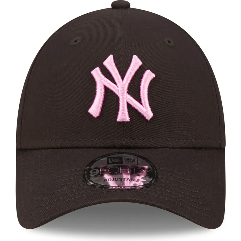 czapki-curva-czarny-tasma-regulowana-rosa-9forty-league-essential-new-york-yankees-mlb-new-era czapki-curva-czarny-tasma-regulowana-rosa-9forty-league-essential-new-york-yankees-mlb-new-era