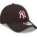 czapki-curva-czarny-tasma-regulowana-rosa-9forty-league-essential-new-york-yankees-mlb-new-era