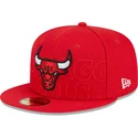 czerwona-dopasowana-czapka-z-daszkiem-59fifty-draft-edition-2023-chicago-bulls-nba-od-new-era