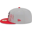szara-i-czerwona-dopasowana-czapka-z-daszkiem-59fifty-draft-edition-2023-chicago-bulls-nba-new-era