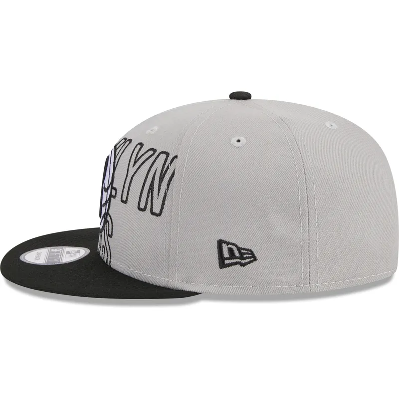 szara-i-czarna-plaska-czapka-snapback-9fifty-draft-edition-2023-brooklyn-nets-nba-new-era