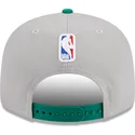 szara-i-zielona-czapka-z-plaskim-daszkiem-snapback-9fifty-draft-edition-2023-boston-celtics-nba-od-new-era