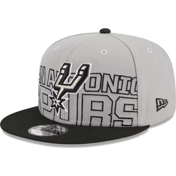 Szara i czarna płaska czapka snapback 9FIFTY Draft Edition 2023 od San Antonio Spurs NBA od New Era