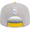 snapback-9fifty-draft-edition-2023-los-angeles-lakers-nba-od-new-era-szara-i-zolta-czapka-z-plaskim-daszkiem
