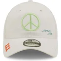 biala-regulowana-czapka-z-zakrzywionym-daszkiem-9twenty-washed-graphic-od-new-era