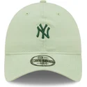 czapka-z-daszkiem-jasnozielona-regulowana-z-zielonym-logo-9twenty-mini-logo-new-york-yankees-mlb-od-new-era