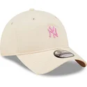 jasnorozowa-zakrzywiona-czapka-z-regulacja-i-rozowym-logo-9twenty-mini-logo-new-york-yankees-mlb-od-new-era