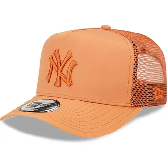 Brązowa czapka trucker z brązowym logo A Frame Tech Ripstop New York Yankees MLB od New Era