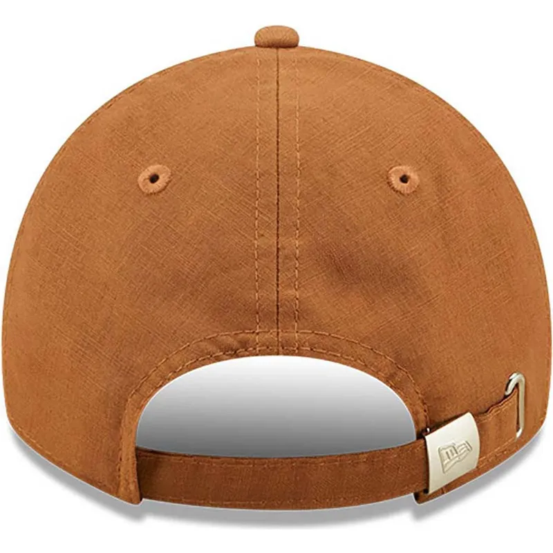 brazowa-regulowana-czapka-z-zakrzywionym-daszkiem-9twenty-linen-new-era