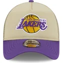 bezowo-fioletowa-czapka-truckerka-9forty-a-frame-all-day-trucker-los-angeles-lakers-nba-od-new-era