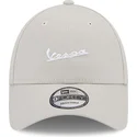 bezowa-regulowana-czapka-z-daszkiem-9forty-seasonal-vespa-piaggio-od-new-era