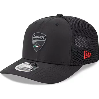 Czarna czapka trucker 9FIFTY Stretch Snap Ripstop od Ducati Motor MotoGP od New Era