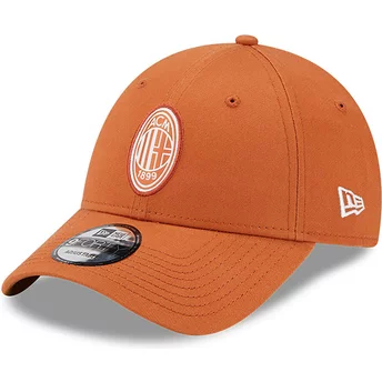 Pomarańczowa, regulowana czapka z daszkiem 9FORTY Seasonal z serii AC Milan Serie A od New Era