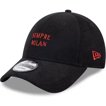 Czarna, regulowana czapka z daszkiem Sempre Milan 9FORTY Needle Cord od AC Milan Serie A od New Era