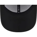 czarna-regulowana-czapka-z-zakrzywionym-daszkiem-ze-zlotym-logo-9forty-ac-milan-serie-a-new-era