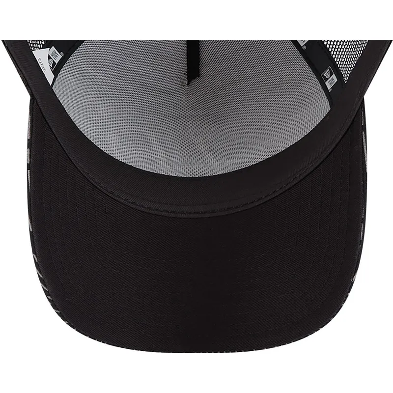 czapki-curva-czarny-snapback-a-frame-reflective-all-over-print-valentino-rossi-vr46-motogp-new-era czapki-curva-czarny-snapback-a-frame-reflective-all-over-print-valentino-rossi-vr46-motogp-new-era