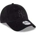 czarna-regulowana-czapka-z-zakrzywionym-daszkiem-z-czarnym-logo-9forty-cord-new-york-yankees-mlb-od-new-era