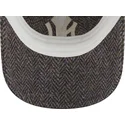 ciemnoszara-zakrzywiona-czapka-regulowana-9twenty-tweed-pack-new-york-yankees-mlb-od-new-era