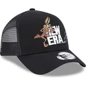 czapki-curva-czarny-snapback-a-frame-coyote-y-correcaminos-looney-tunes-new-era