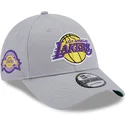 szara-zakrzywiona-czapka-regulowana-9forty-team-side-patch-los-angeles-lakers-nba-od-new-era
