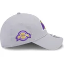 szara-zakrzywiona-czapka-regulowana-9forty-team-side-patch-los-angeles-lakers-nba-od-new-era