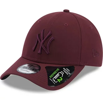 Regulowana granatowa czapka z zakrzywionym daszkiem i logiem 9FORTY Repreve New York Yankees MLB od New Era w kolorze granatowym