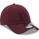 bordowa-zakrzywiona-czapka-regulowana-z-bordowym-logo-9forty-repreve-new-york-yankees-mlb-marki-new-era