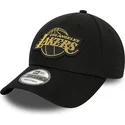 czapki-curva-czarny-tasma-regulowana-9forty-metallic-badge-los-angeles-lakers-nba-new-era
