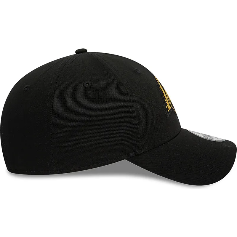 czapki-curva-czarny-tasma-regulowana-9forty-metallic-badge-los-angeles-lakers-nba-new-era czapki-curva-czarny-tasma-regulowana-9forty-metallic-badge-los-angeles-lakers-nba-new-era