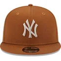 czapki-plana-brazowy-snapback-9fifty-league-essential-new-york-yankees-mlb-new-era