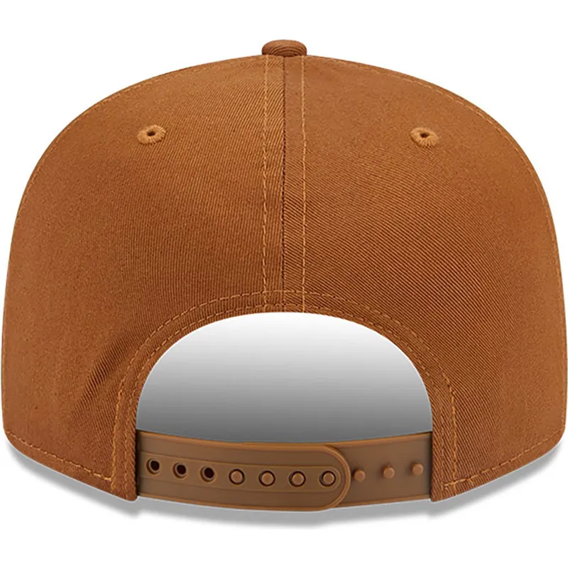 czapki-plana-brazowy-snapback-9fifty-league-essential-new-york-yankees-mlb-new-era czapki-plana-brazowy-snapback-9fifty-league-essential-new-york-yankees-mlb-new-era