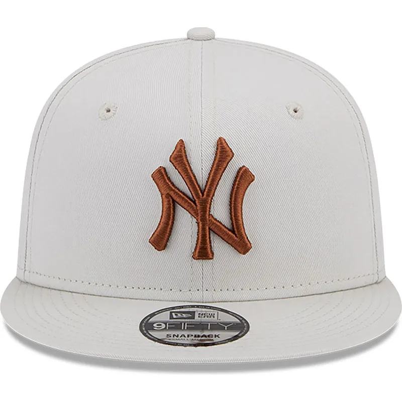 czapki-plana-bezowy-snapback-marron-9fifty-league-essential-new-york-yankees-mlb-new-era