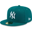 czapki-plana-zielony-dopasowany-59fifty-league-essential-new-york-yankees-mlb-new-era
