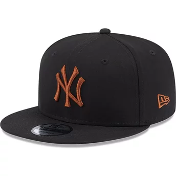 Czarna płaska czapka snapback z brązowym logo 9FIFTY League Essential New York Yankees MLB od New Era