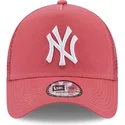 rozowa-czapka-trucker-a-frame-league-essential-new-york-yankees-mlb-od-new-era
