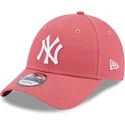 regulowana-jasnorozowa-czapka-z-zakrzywionym-daszkiem-9forty-league-essential-new-york-yankees-mlb-od-new-era