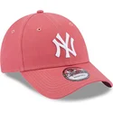 regulowana-jasnorozowa-czapka-z-zakrzywionym-daszkiem-9forty-league-essential-new-york-yankees-mlb-od-new-era