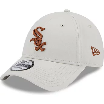 Beżowa, regulowana czapka z zakrzywionym daszkiem 9FORTY League Essential z brązowym logo Chicago White Sox MLB od New Era