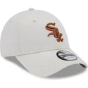 czapki-curva-bezowy-tasma-regulowana-marron-9forty-league-essential-chicago-white-sox-mlb-new-era
