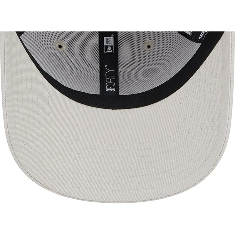 czapki-curva-bezowy-tasma-regulowana-marron-9forty-league-essential-chicago-white-sox-mlb-new-era