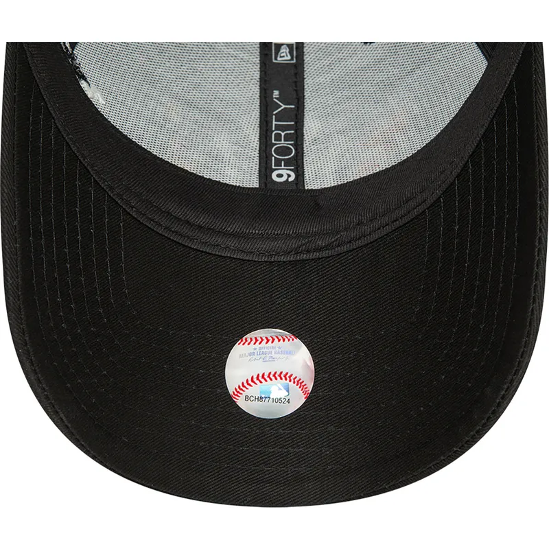 czapki-curva-czarny-tasma-regulowana-9forty-koi-fish-new-york-yankees-mlb-new-era czapki-curva-czarny-tasma-regulowana-9forty-koi-fish-new-york-yankees-mlb-new-era