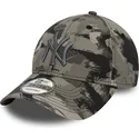 czapki-curva-kamuflaz-tasma-regulowana-9forty-all-over-print-painted-new-york-yankees-mlb-new-era