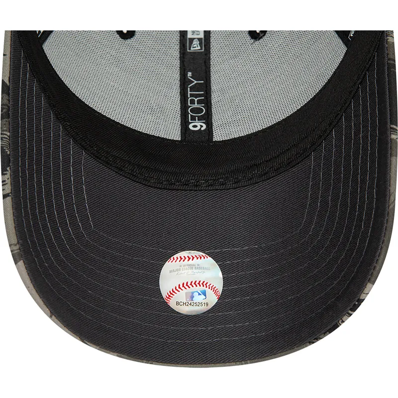 czapki-curva-kamuflaz-tasma-regulowana-9forty-all-over-print-painted-new-york-yankees-mlb-new-era