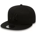plaska-czapka-czarna-snapback-9fifty-black-on-black-new-york-yankees-mlb-new-era