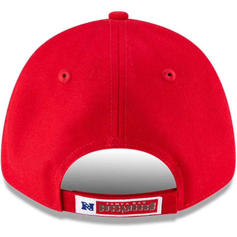 czerwona-regulowana-czapka-z-zakrzywionym-daszkiem-9forty-tampa-bay-buccaneers-nfl-new-era