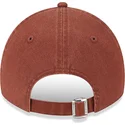 regulowana-brazowa-czapka-z-zakrzywionym-daszkiem-9twenty-league-essential-new-york-yankees-mlb-marki-new-era