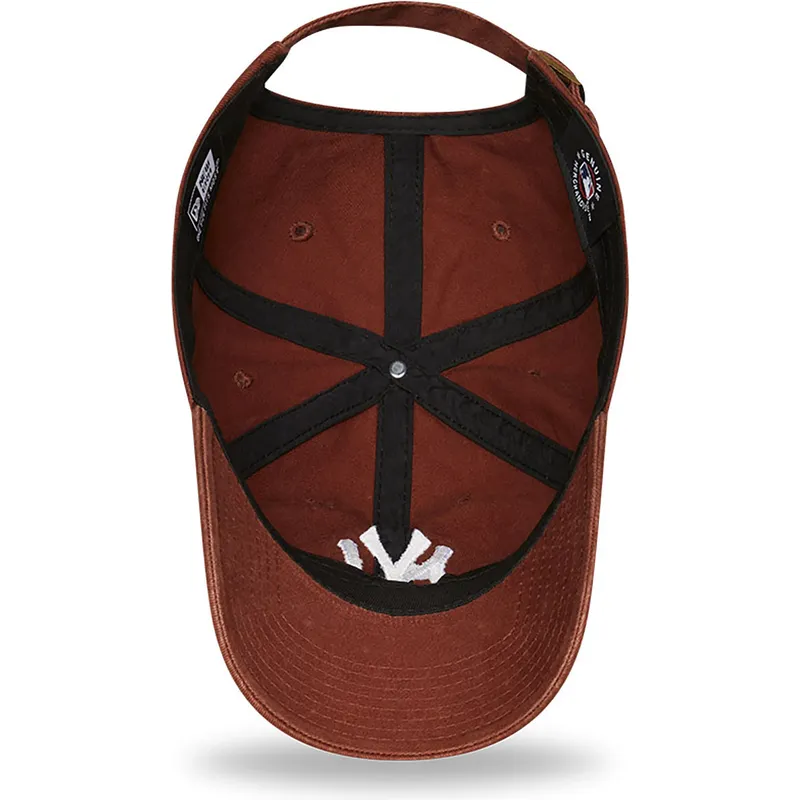 czapki-curva-brazowy-tasma-regulowana-9twenty-league-essential-new-york-yankees-mlb-new-era czapki-curva-brazowy-tasma-regulowana-9twenty-league-essential-new-york-yankees-mlb-new-era