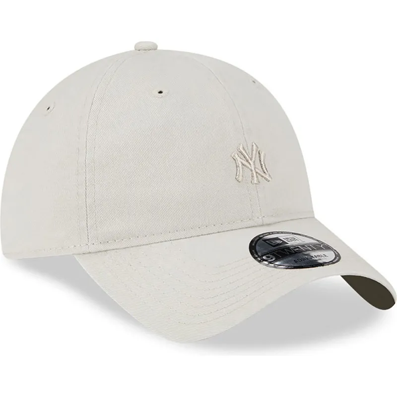 bezowa-regulowana-czapka-z-zakrzywionym-daszkiem-z-bezowym-logo-9twenty-mini-logo-new-york-yankees-mlb-od-new-era